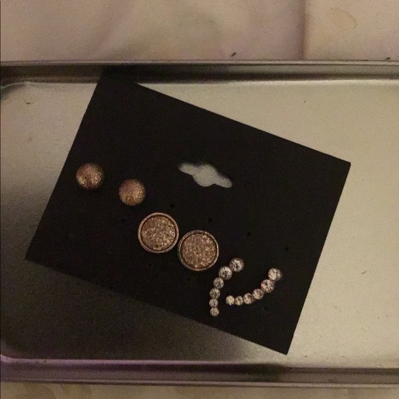 Jewelry - Picture 2 of 5